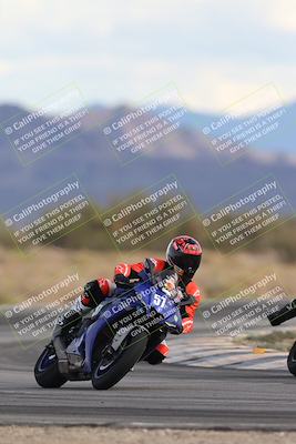 media/Nov-16-2025-Race Pace (Sun) [[8c5fa54630]]/Non Verified Riders (1st 20 Minutes)/5-Turn 15 (110pm)/